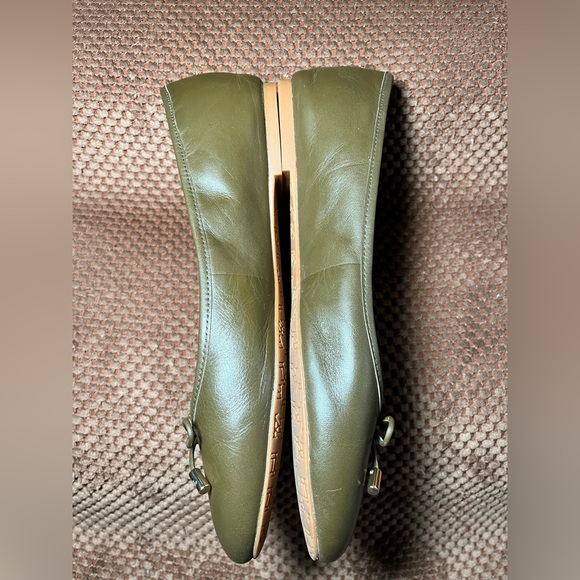 LRL Lauren Ralph Lauren Jayna Botanic Green Leather Flats with gold bow charm - Picture 3 of 6
